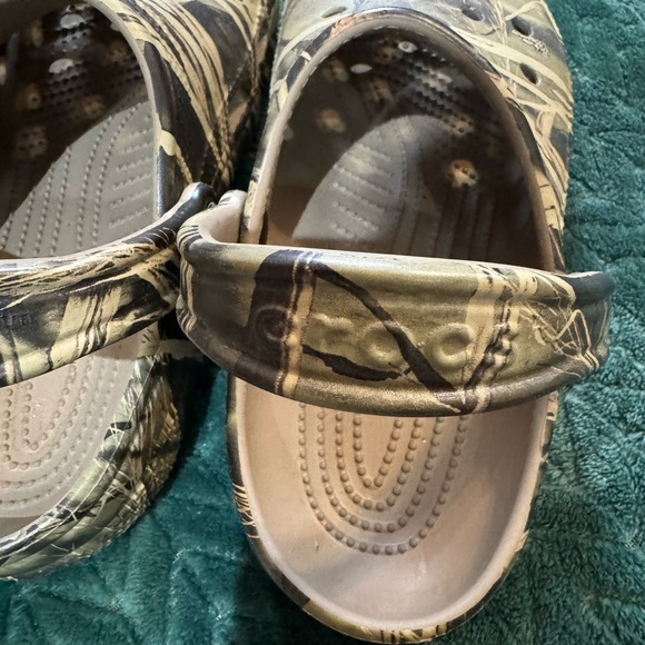 Crocs camo EUC - Picture 3 of 5
